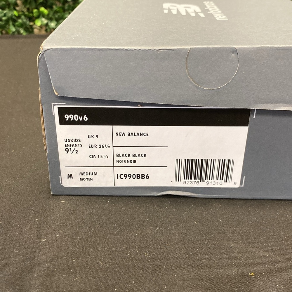 New Balance 990v6 - T9.5 - Picture 9 of 10